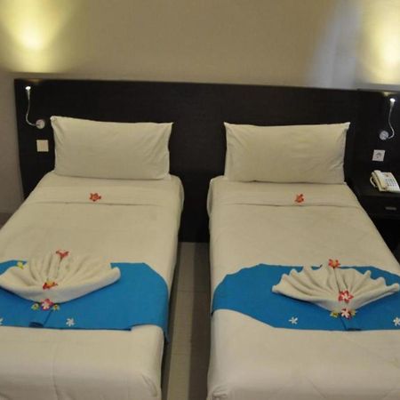 Akarsa Transit Hotel Sanur Exterior foto