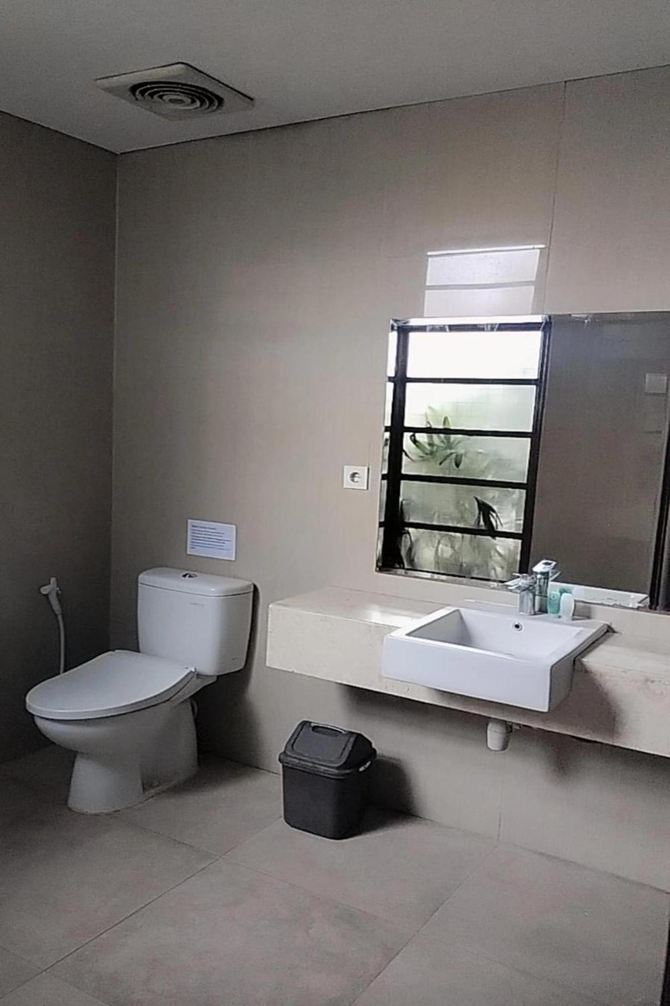 Akarsa Transit Hotel Sanur Exterior foto